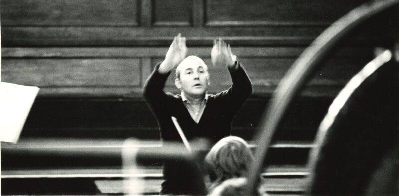 Henze conducts 2C Nick Tucker 80s